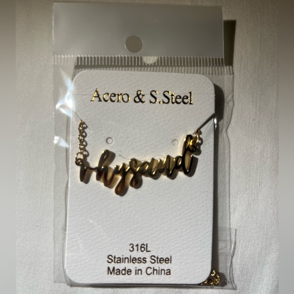 Enchanted Oddities.                          ACOTAR BatBoy Rhysand Necklace! - Picture 3 of 3